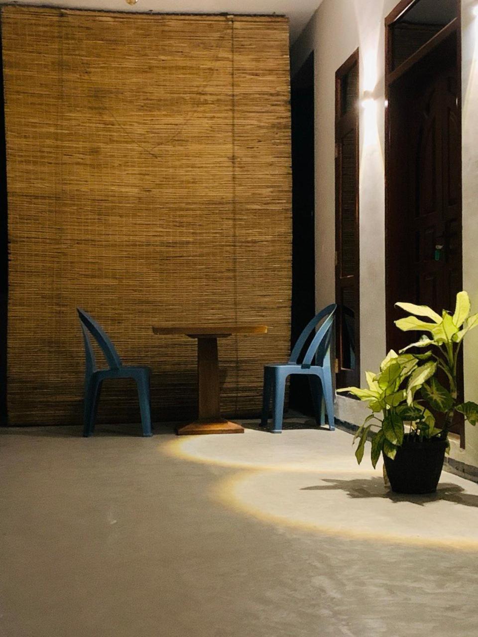 La Fiesta Bed and Breakfast Weligama Buitenkant foto