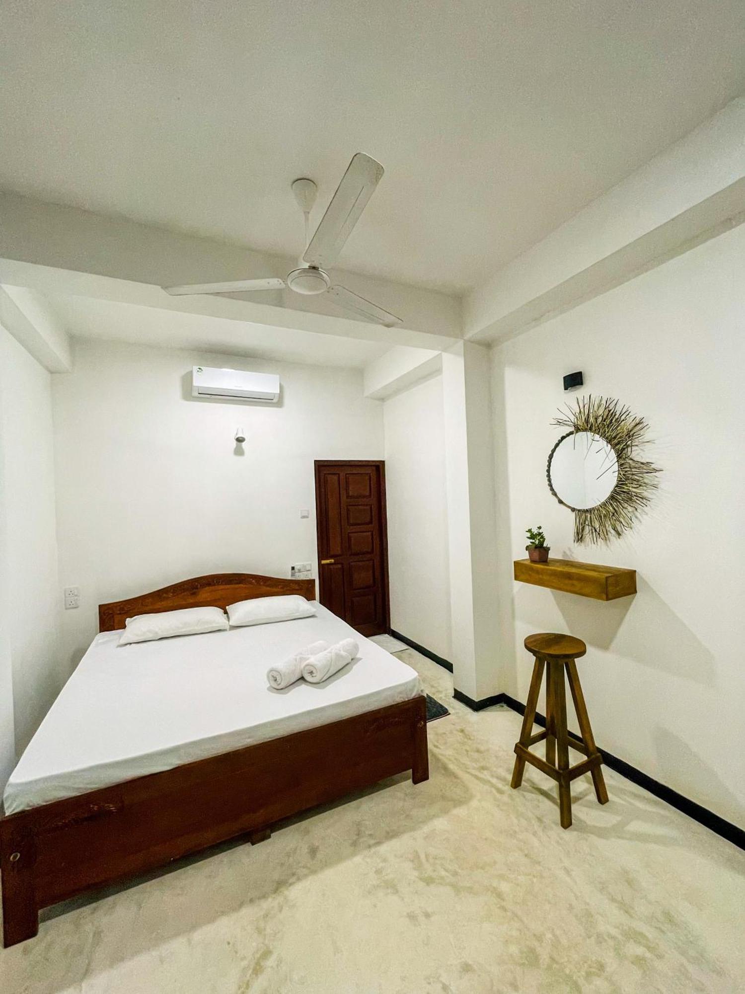 La Fiesta Bed and Breakfast Weligama Kamer foto