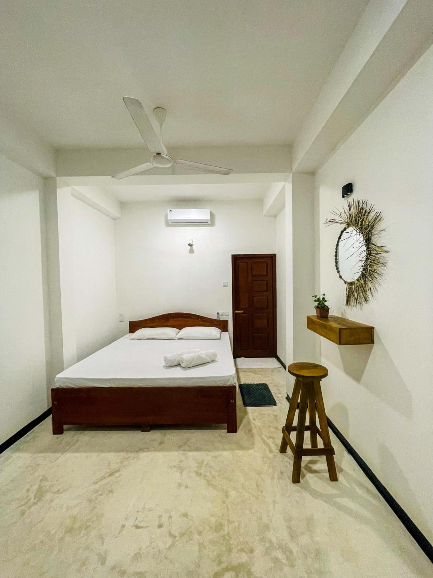 La Fiesta Bed and Breakfast Weligama Kamer foto
